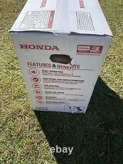 Honda EU2200i 2200-Watt Quiet Gas Power Portable Inverter Generator Bluetooth