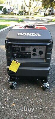 Honda EU3000is Portable Quiet Inverter Parallel Gas Power Generator BRAND NEW